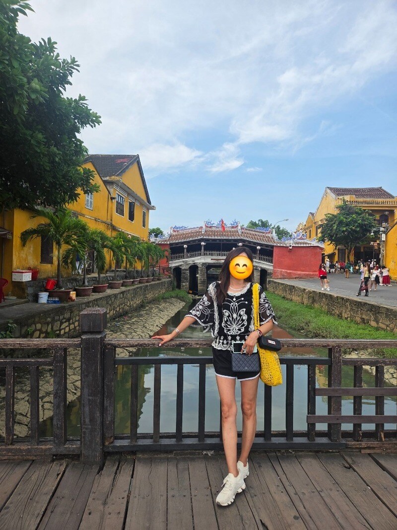 네이비 코코 마크 WOC 진주 은장 체인 크로스백 리뷰 사진 1