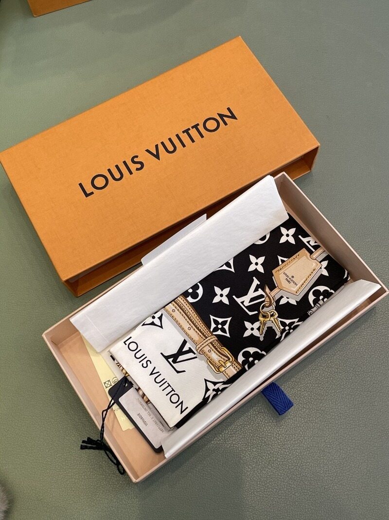 Louis Vuitton Ultimate Monogram Square (M76649)