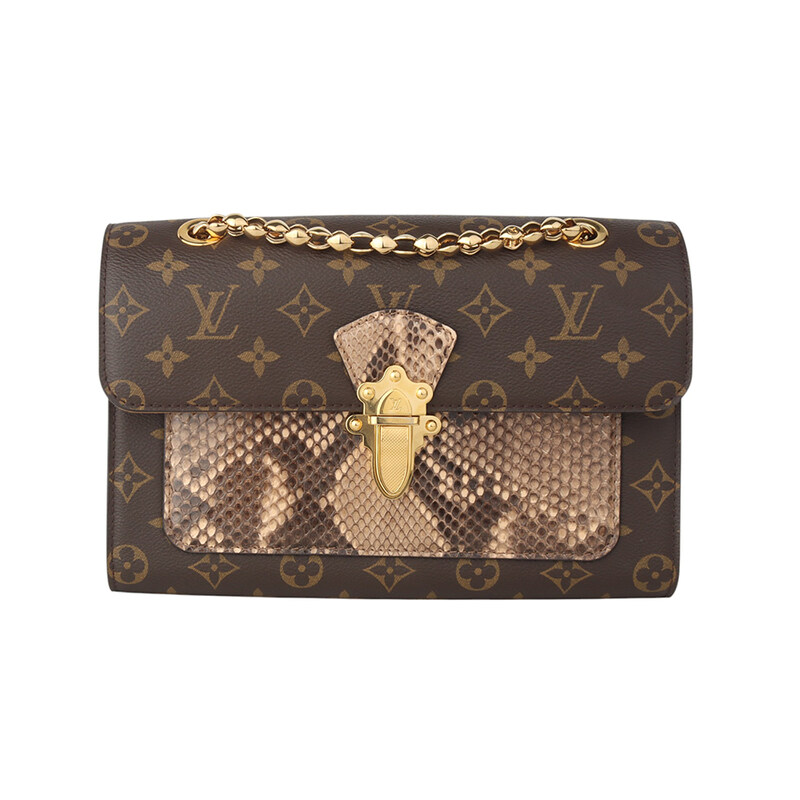 루이비통 N92961 모노그램 파이톤 빅투아 금장 체인 플랩 크로스백	34895Y - Louis Vuitton