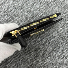 논현 더팩토리 25SS 프라다 삼각 로고 사피아노 지퍼 포켓 반지갑 / 블랙 (1ML050 QHH F0002) 썸네일 3