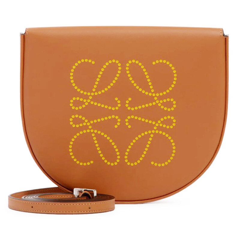 24FW 아나그램 펀칭 로고 크로스백 A661V01X10 7658 - Loewe