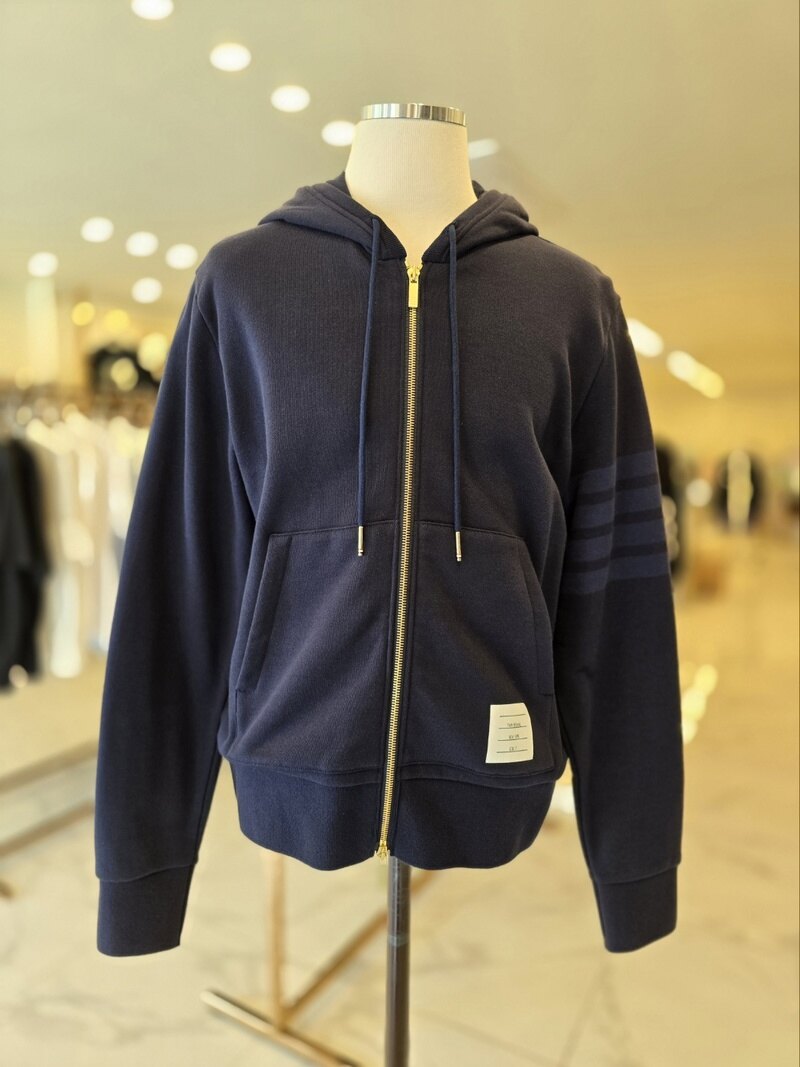 톰브라운 코튼 루프백 릴렉스 핏 사선 후드집업 네이비 MJT249A 06910 415 - Thom Browne