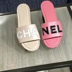 샤넬 레터링 로고 뮬 슬라이드 슬리퍼 샌들 크림 베이지 썸네일 7