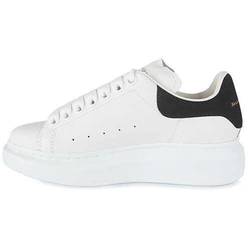 [알렉산더 맥퀸] 553770 WHGP7 9061 오버솔 스니커즈 화이트스웨이드블랙 여성 슈즈 / TFN,TJ,TEO,TR - Alexander McQueen