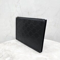 [럭스유] 구찌 GG 엠보스 블랙 레더 클러치백 썸네일 1
