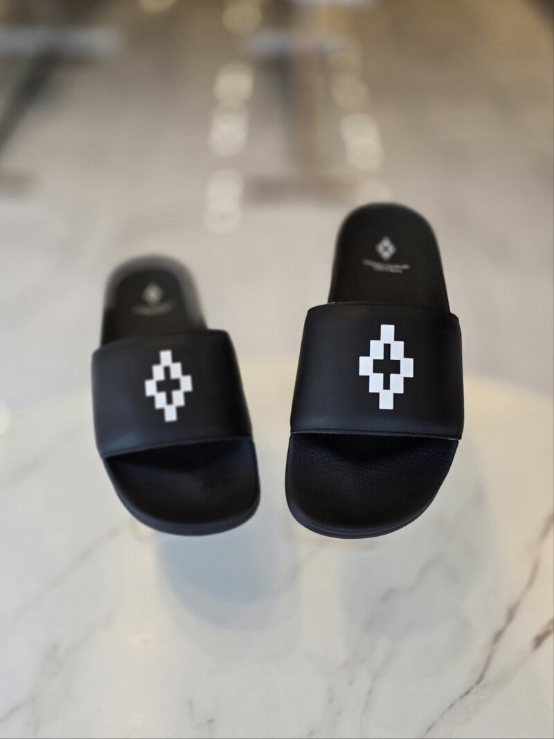 마르셀로불론 크로스 로고 슬리퍼 블랙 CMIA027E188490261001 - Marcelo Burlon