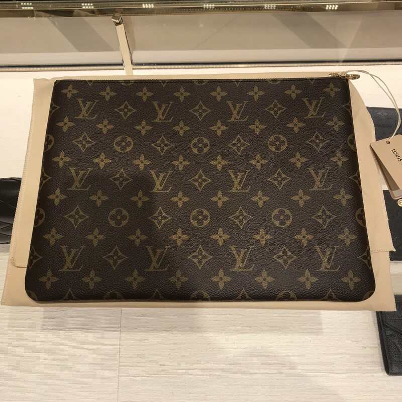 루이비통 여성 키 파우치 L 모노그램 M13561 - Louis Vuitton