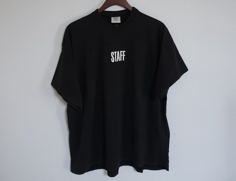 XS 베트멍 블랙 스태프 오버핏 반팔티 WSS17HA8 - Vetements