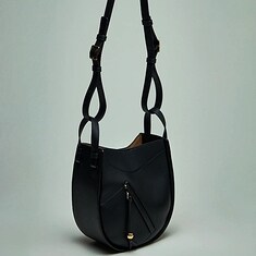 로에베 샤이니 카프스킨 해먹 슬라이스 백 A538HHSX01 1100 썸네일 1
