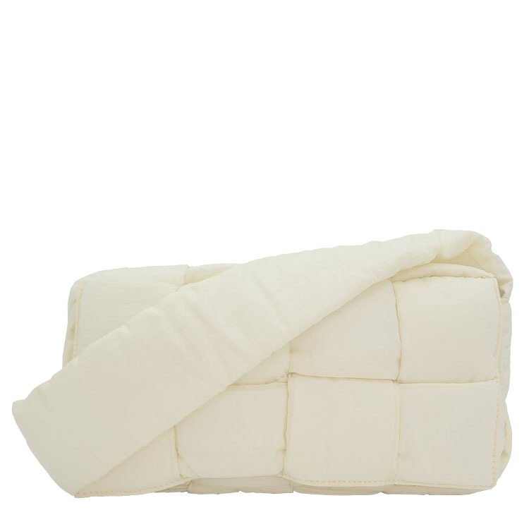 보테가 베네타 패디드 테크 카세트백 4872 628951 - Bottega Veneta