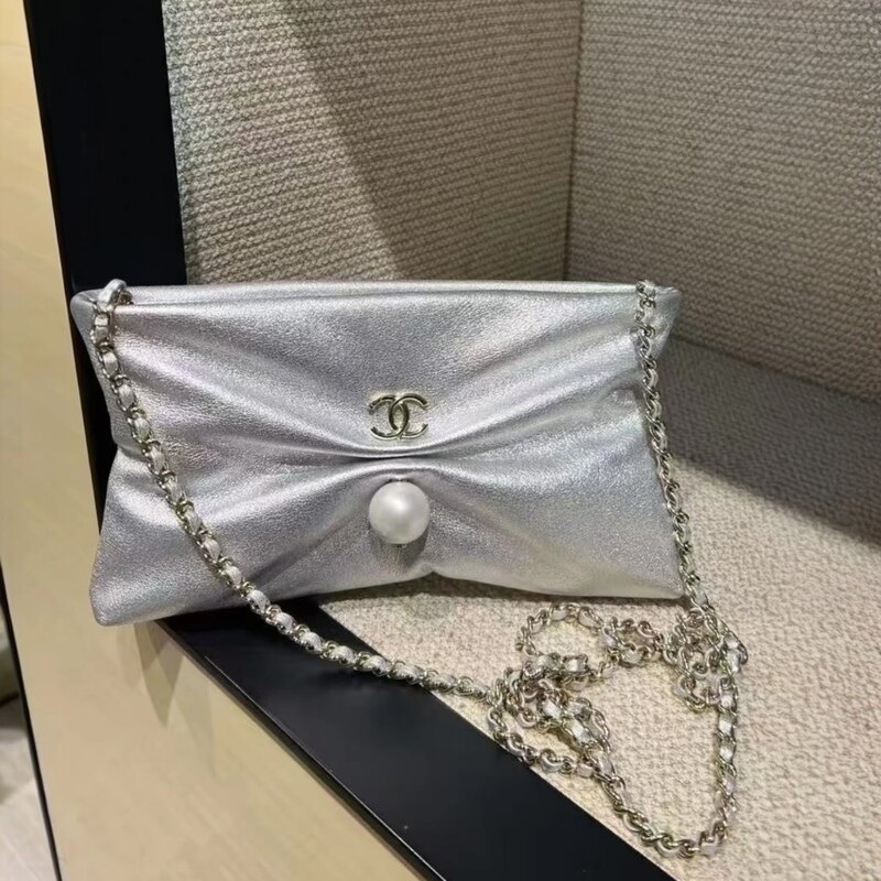 샤넬 진주 실버 이브닝 숄더 클러치 미니 체인 백 가방  - Chanel