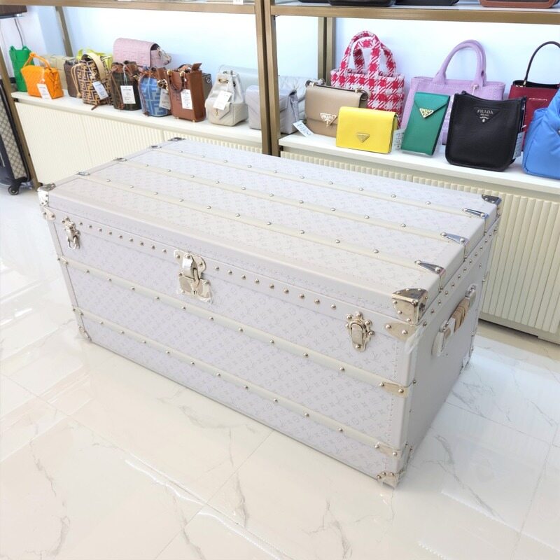 [럭스유] (새상품) 루이비통 화이트 쿠리에 타이가라마 로진 트렁크 110 M30633 - Louis Vuitton