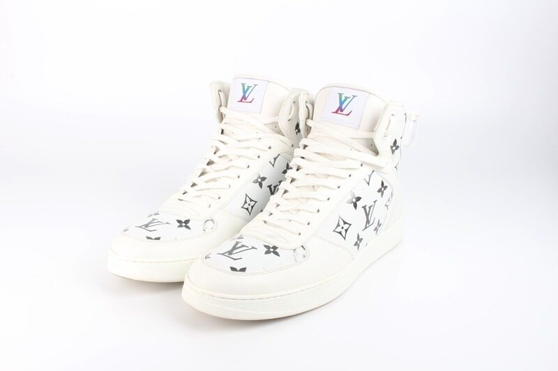 루이비통 LV 모노그램 리볼리 하이탑 스니커즈 화이트 7.5(265) - Louis Vuitton