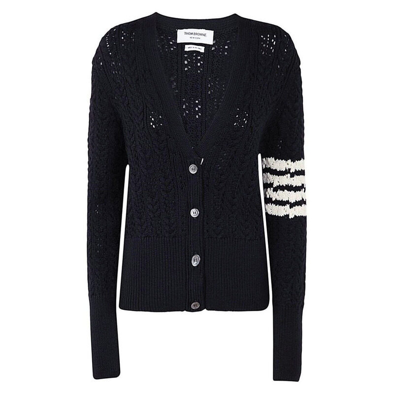 톰브라운 25FW 사선 완장 브이넥 가디건 네이비 FKC453A Y1024 415 - Thom Browne