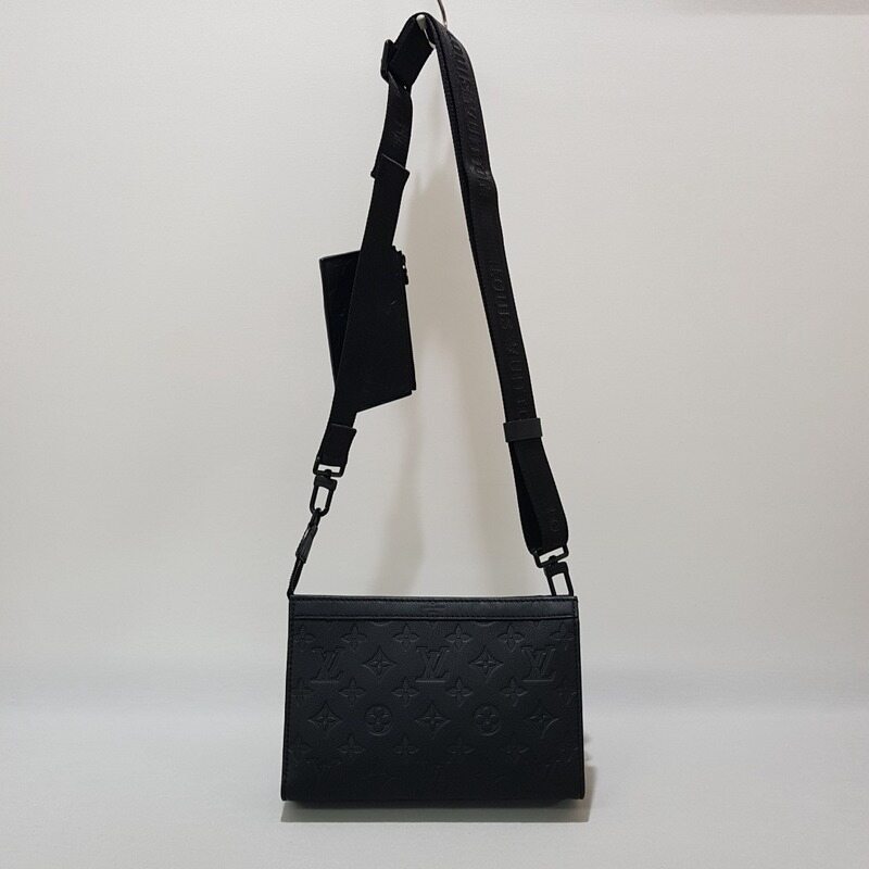 루이비통 가스통 웨어러블 월릿 M81115 - Louis Vuitton