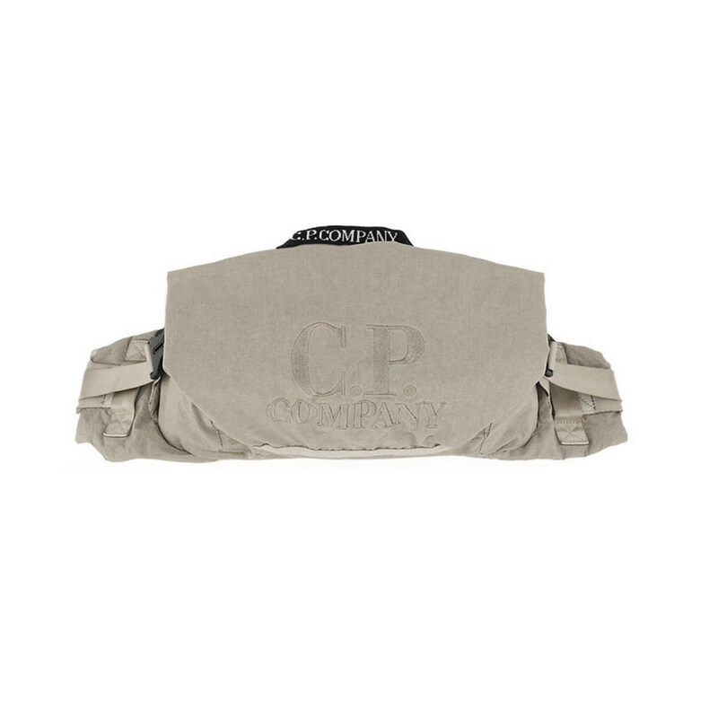25FW 자수 로고 플레인 페이퍼 터치 벨트백 그레이 19CMAC194A 110188G 331 - CP company