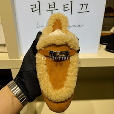 에르메스 오즈 켈리 시어링 스웨이드 여성 뮬 슬리퍼 네추럴 썸네일 2