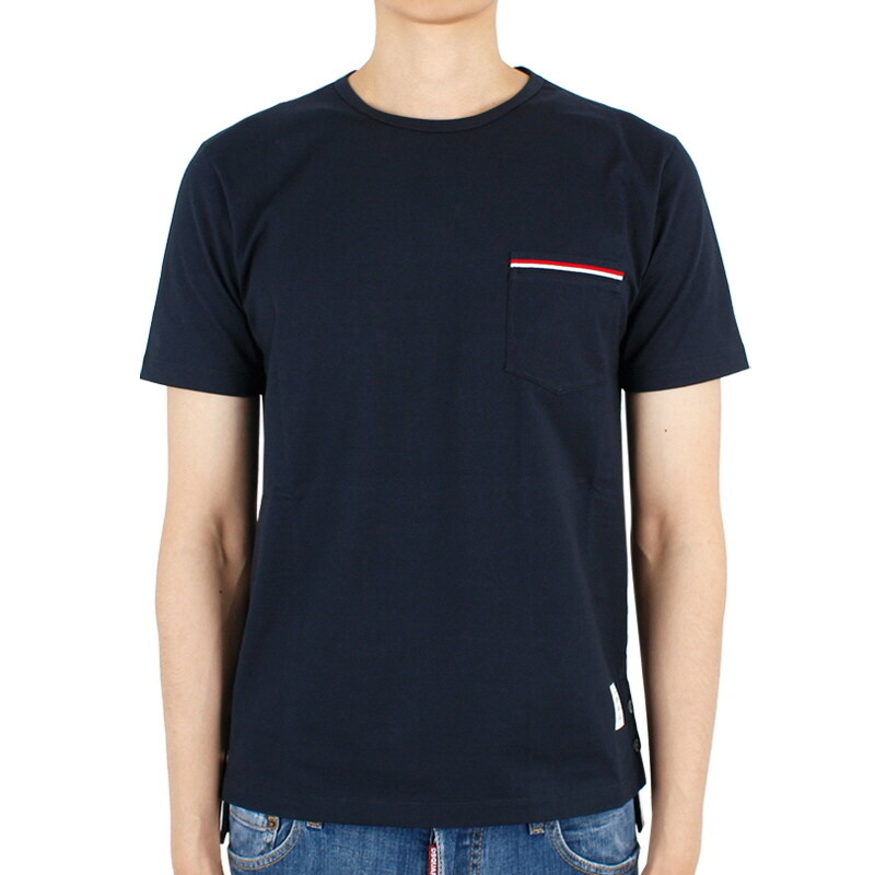 디몬트 24 S/S 톰브라운 남성 삼선라인 포켓 코튼 반팔(네이비) MJS010A 01454 415 - Thom Browne