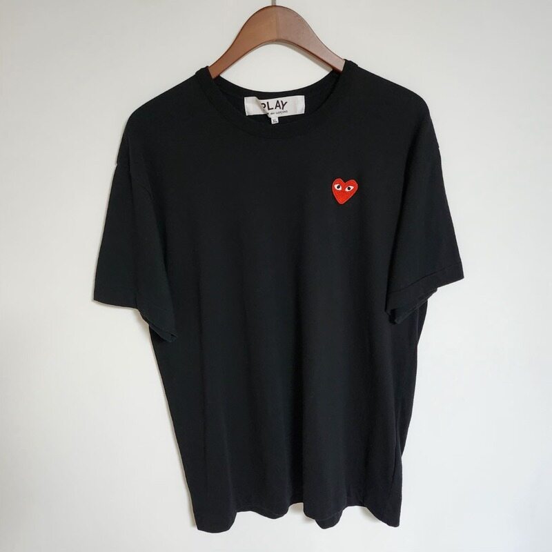 XL 꼼데가르송 블랙 레드와펜 남성 반팔티 AZ-T108 - Comme des Garcons