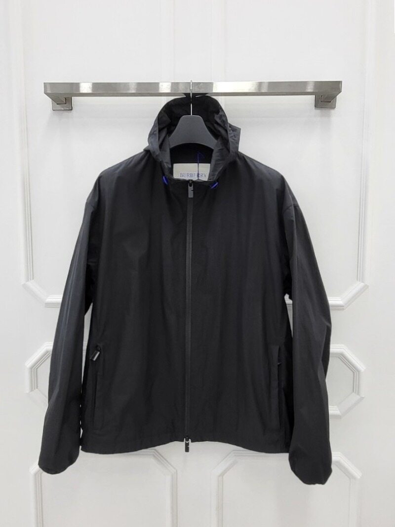 [미다스] 버버리 EKD 자수 후드 집업 라이트웨이크 자켓 M 8081886 - Burberry