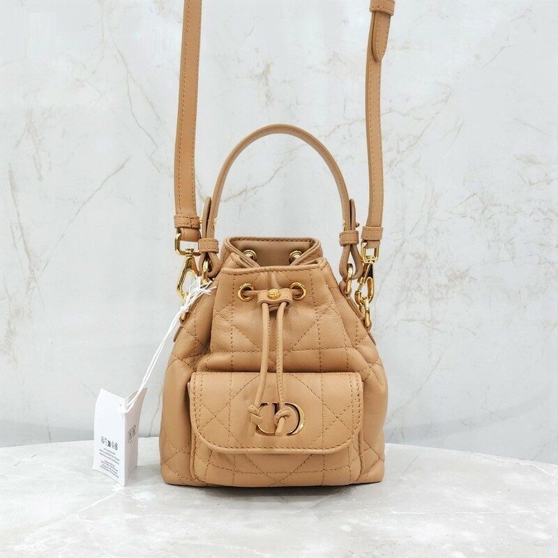 [럭스유] (새상품) 디올 카로 나노 버킷백 라이트골드 매크로 까나쥬 S5250UNOZ - Christian Dior