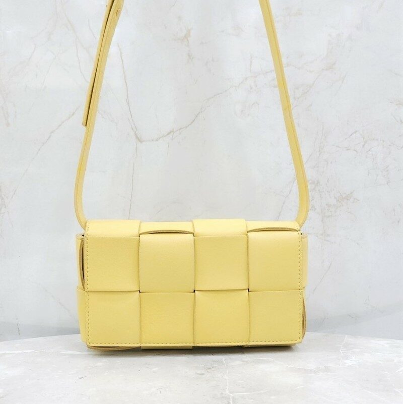 [럭스유] 보테가베네타 인트레치아토 카세트 벨트백 668572 - Bottega Veneta