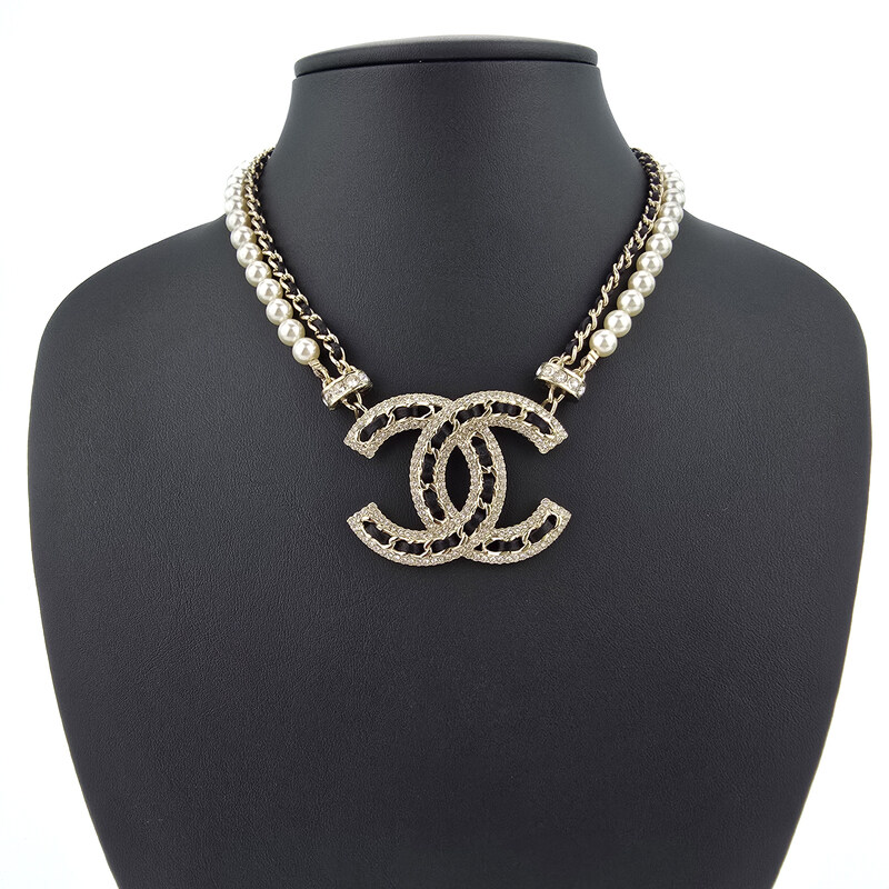 샤넬 크리스탈 진주 가죽 트리밍 커스텀 초커 목걸이 - Chanel