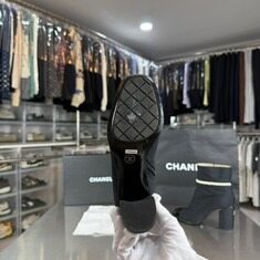 샤넬 CC 로고 패브릭 진주 앵클 부츠 썸네일 2