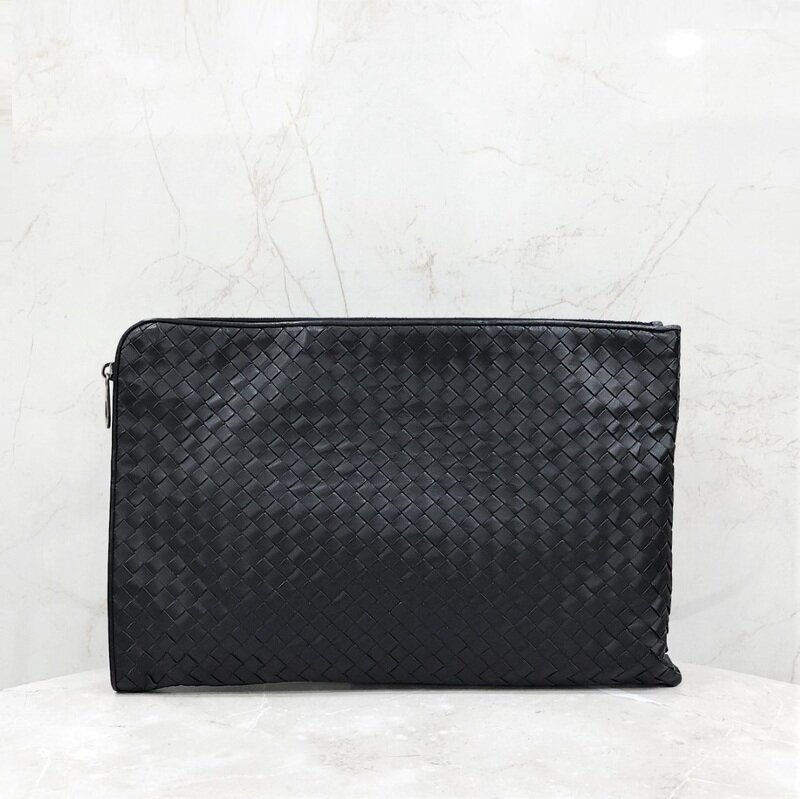 [럭스유] 보테가베네타 인트레치아토 레더 클러치백 라지 - Bottega Veneta