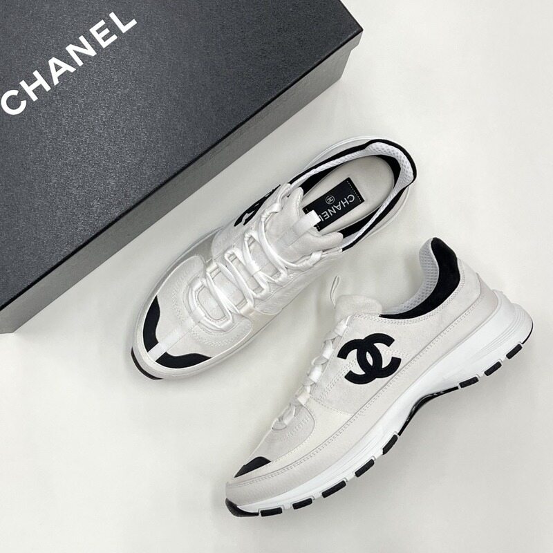 [더럭스] 샤넬 CC 로고 스니커즈 스웨이드 화이트 G47011 - Chanel