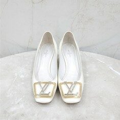 [럭스유] 36 / 루이비통 LV 로고 마들렌 펌프스 힐 썸네일 1