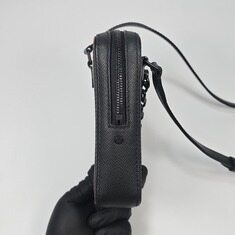 루이비통 타이가 레더 레인보우 다뉴브 크로스백 썸네일 4