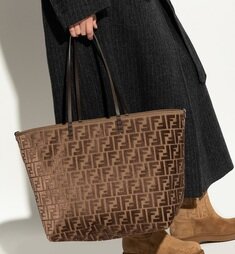 [비엔비명품관] FENDI 펜디 여성 롤 라지 자카드 쇼퍼백 숄더백 썸네일 4