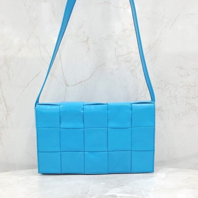 [럭스유] 보테가베네타 블루 인트레치아토 카세트 크로스바디백 578004 - Bottega Veneta