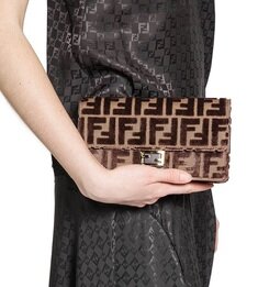 [비엔비명품관] FENDI 펜디 여성 바게트 체인 숄더백 크로스백 썸네일 4