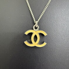 중고 샤넬목걸이 CC로고 펜던트 여성네크리스 양면 명품감정서 JY251127-10 썸네일 3