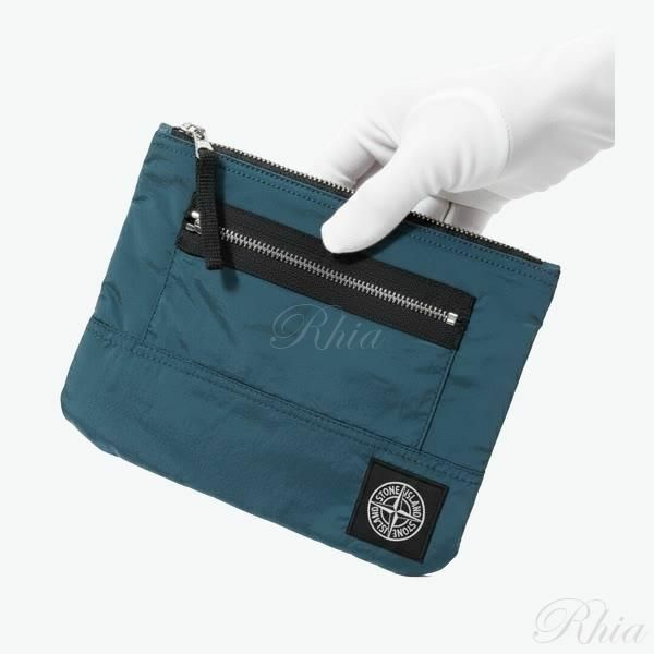스톤아일랜드 9500004 클로드 나일론 메탈 인 에코닐® 파우치 K2S15 S0251 V0057 코티드 에코닐 - Stone Island