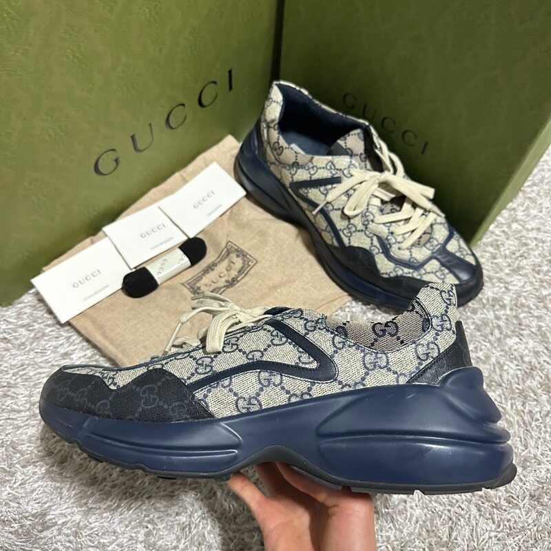 구찌 GG 블루 베이지 라이톤 스니커즈 - Gucci