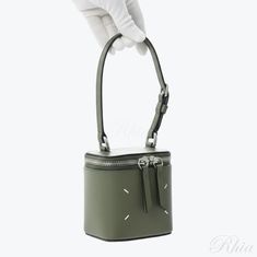 메종 마르지엘라 25FW 마이크로 큐브 핸드백 SA2VL0012 P6799 T7429 썸네일 1