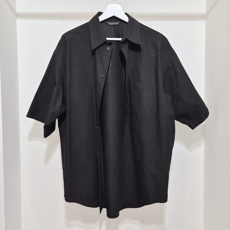 발렌시아가 테이프 타입 라지 핏 숏슬리브 셔츠 L576827 - Burberry