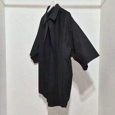 발렌시아가 테이프 타입 라지 핏 숏슬리브 셔츠 L576827 썸네일 1