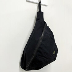 더팩토리 25FW 스톤아일랜드 로고 패치 케이스 텔라 슬링백 (K2S159200020 S0257 V0029) 썸네일 1