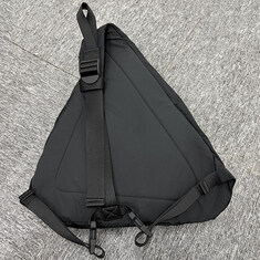 더팩토리 25FW 스톤아일랜드 로고 패치 케이스 텔라 슬링백 (K2S159200020 S0257 V0029) 썸네일 2
