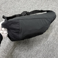 더팩토리 25FW 스톤아일랜드 로고 패치 케이스 텔라 슬링백 (K2S159200020 S0257 V0029) 썸네일 3