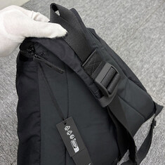 더팩토리 25FW 스톤아일랜드 로고 패치 케이스 텔라 슬링백 (K2S159200020 S0257 V0029) 썸네일 9
