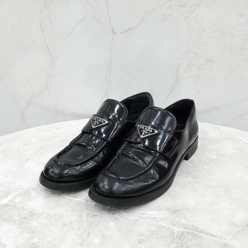 [럭스유] 40 / 프라다 초콜릿 브러시드 가죽 로퍼 1D329N - Prada