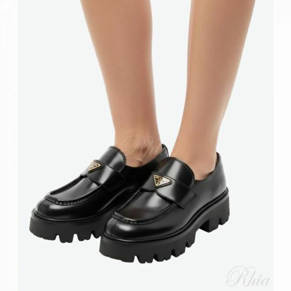 프라다 26FW 브러시드 가죽 로퍼 1D185O 050 055 F0002 - Prada