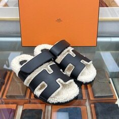 [더럭스] 에르메스 시어링 시프레 샌들 블랙 231124 썸네일 1