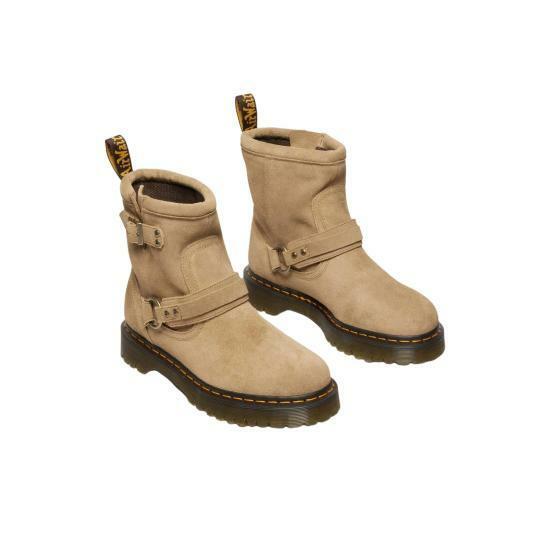 닥터마틴 부츠 42062200 DOM - Dr. Martens