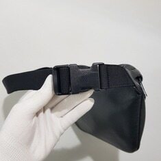 발렌시아가 3D 로고 레더 벨트백 552375 썸네일 4